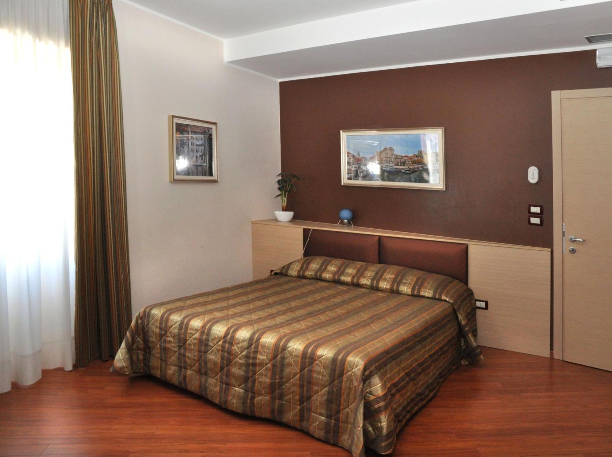 Dulcinea Hotel Múggia Kültér fotó