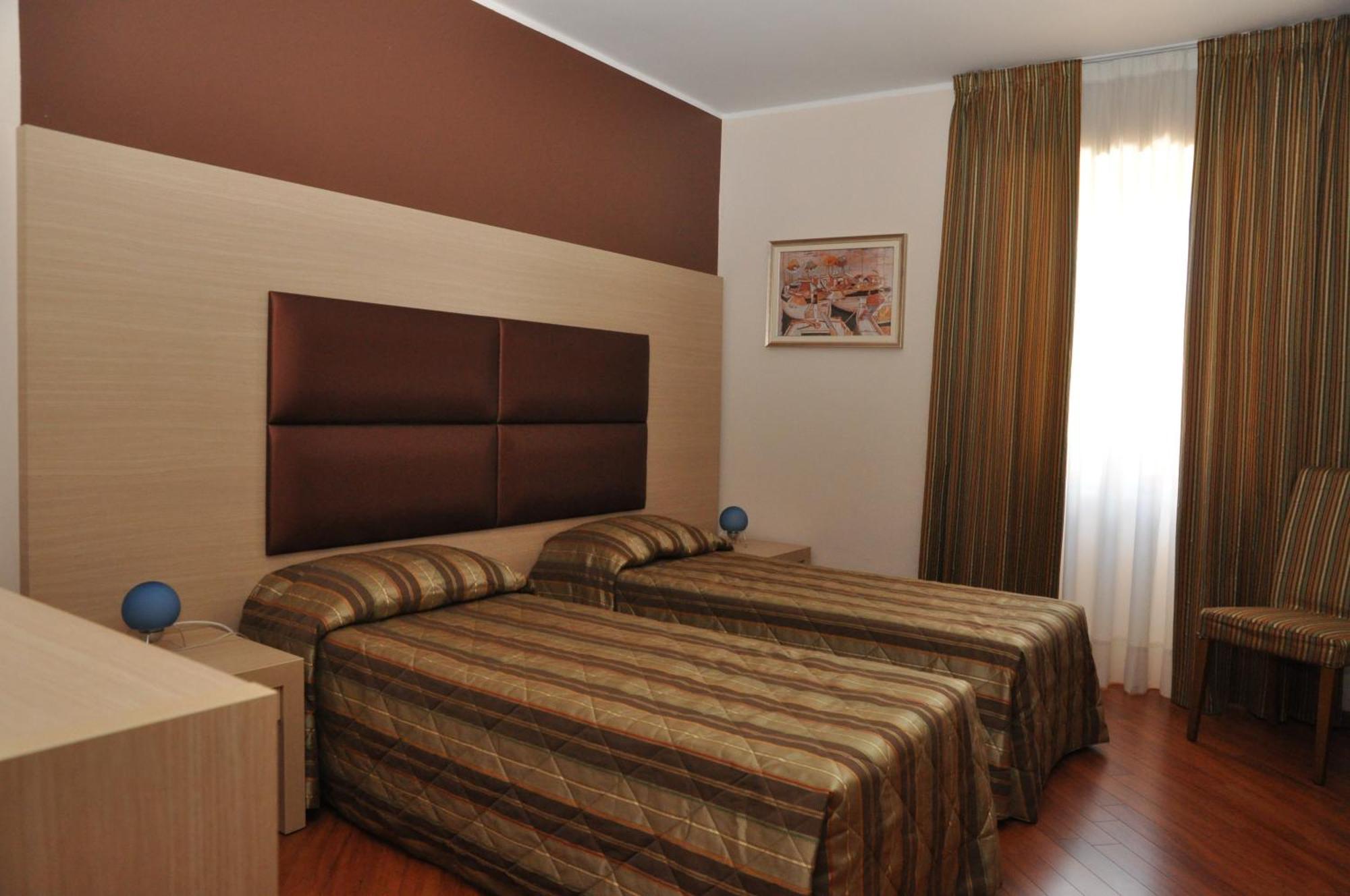 Dulcinea Hotel Múggia Kültér fotó